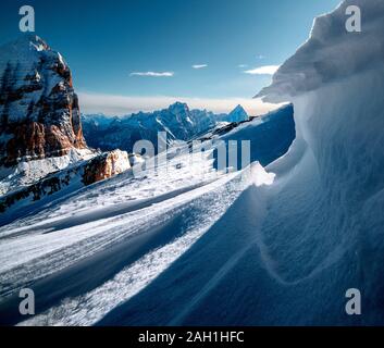 Belles montagnes dans les Dolomites Banque D'Images