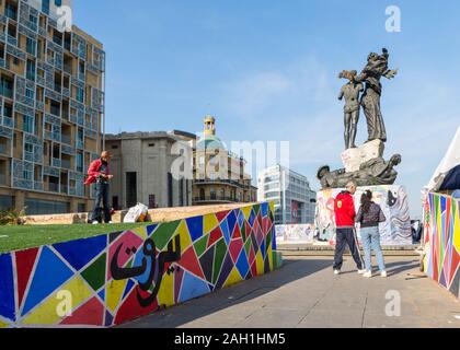 Statue de la Place des martyrs au cours de manifestations Liban, Beyrouth, Liban Banque D'Images