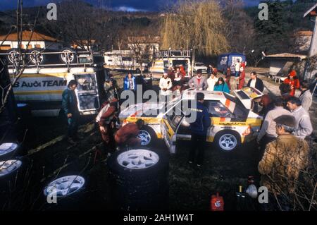 Grand-am Audi Sport Quattro au service sur le Rallye de Monte Carlo 1985 Banque D'Images