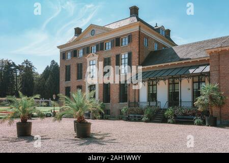 Rozendaal, Pays-Bas, 25 août 2019 : l'avant du château et parc situé dans Rosendael Rozendaal aux Pays-Bas Banque D'Images