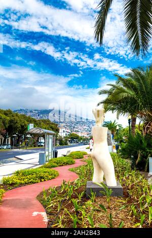 Sculpture à Praça do Povo, Funchal, Madère, Portugal Banque D'Images