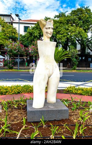 Sculpture à Praça do Povo, Funchal, Madère, Portugal Banque D'Images