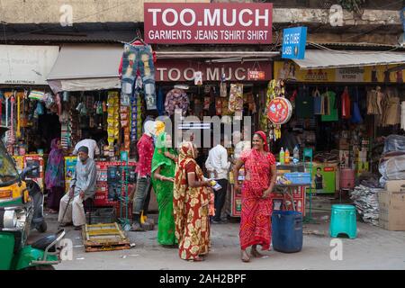 Boutiques dans le quartier de Paharganj New Delhi, Inde Banque D'Images