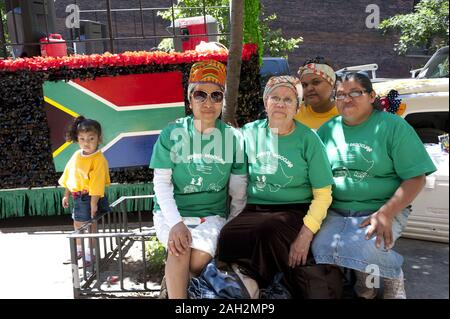 Les participants à la Children's Parade évangélique dans East Harlem à New York. Banque D'Images