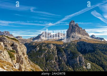 Vue depuis le Monte Piana à trois pics, Dolomites Banque D'Images