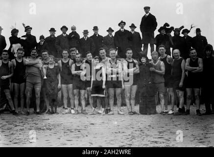 Les nageurs, Coney Isl. 1 janv. 1914 Banque D'Images