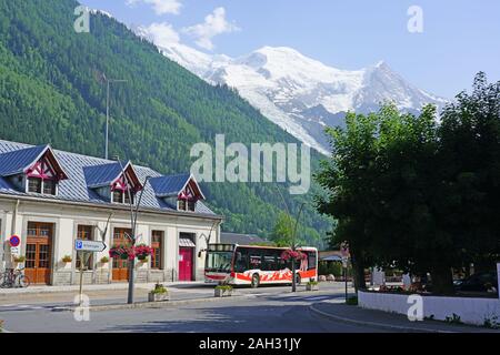 CHAMONIX, France - 26 JUIN 2019- Vue de la Gare de la gare de Chamonix Mont-Blanc en été en France près de la Suisse et l'Italie. Banque D'Images