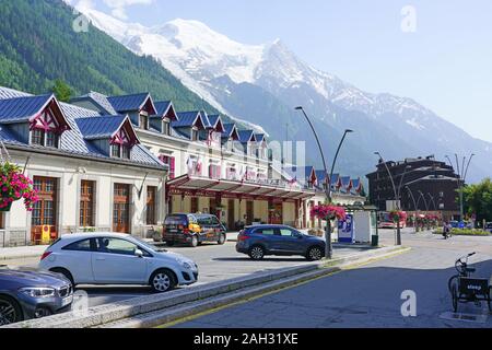 CHAMONIX, France - 26 JUIN 2019- Vue de la Gare de la gare de Chamonix Mont-Blanc en été en France près de la Suisse et l'Italie. Banque D'Images