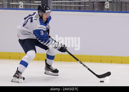 Ostrava, République tchèque. Dec 23, 2019. Aku Raty (FIN) pendant un match préliminaire entre le Canada et la Finlande avant le championnat mondial junior 2020 Championnat du Monde de Hockey sur glace, à Ostrava, en République tchèque, le 23 décembre 2019. Crédit : Petr Sznapka/CTK Photo/Alamy Live News Banque D'Images