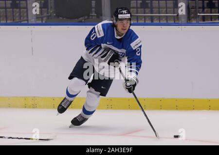 Ostrava, République tchèque. Dec 23, 2019. Matias Maccelli (FIN) pendant un match préliminaire entre le Canada et la Finlande avant le championnat mondial junior 2020 Championnat du Monde de Hockey sur glace, à Ostrava, en République tchèque, le 23 décembre 2019. Crédit : Petr Sznapka/CTK Photo/Alamy Live News Banque D'Images