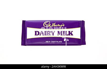 Cadbury's Dairy Milk Chocolate bar dans Cadbury heritage pack Banque D'Images