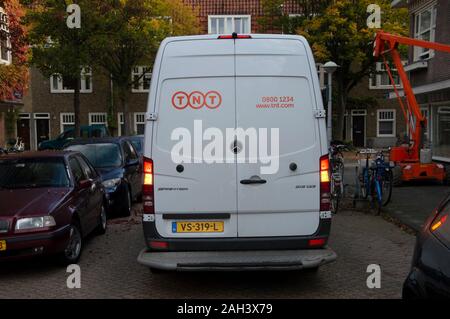 La société TNT Van à Amsterdam aux Pays-Bas 2018 Banque D'Images