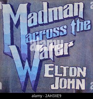 Elton John - couverture originale de l'album en vinyle - Madman Across the Water - 1971 Banque D'Images