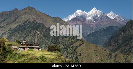 Avec Dobang Dhaulagiri I, Dhaulagiri Trek Circuit, Himalaya, Népal Banque D'Images