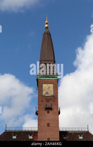 Copenhague, Danemark - 12 septembre 2019 : près de Scandic Palace Hotel tower avec le ciel bleu sur l'arrière-plan Banque D'Images