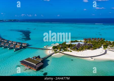 Les Maldives, South Male Atoll, vue aérienne de la station sur Maadhoo Banque D'Images