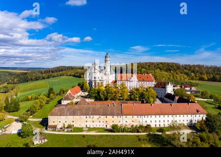 Allemagne, Bade-Wurtemberg, Neresheim, vue aérienne du monastère bénédictin, l'abbaye de Neresheim Banque D'Images