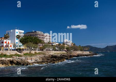 Hôtel Talayot de la mer, à Cala Bona, Majorque, Espagne. Banque D'Images