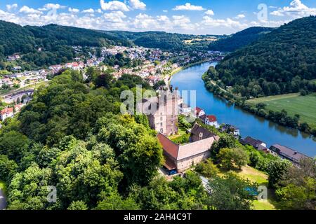 Allemagne, Bade-Wurtemberg, Neckarsteinach, vue aérienne du château Mittelburg Banque D'Images