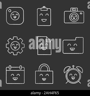 Smiling chalk articles icons set. Heureux l'appareil photo, presse-papiers, photocamera, roue dentée, fichier, dossier, calendrier, cadenas, réveil. Chalkboar vectorielles Illustration de Vecteur