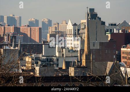 Valeurs d'immeubles à appartements dans le quartier de Harlem à New York vu le Dimanche, Décembre 22, 2019. (© Richard B. Levine) Banque D'Images