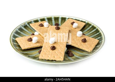 Pile de smore guimauve ingrédients chocolat et biscuits graham Banque D'Images