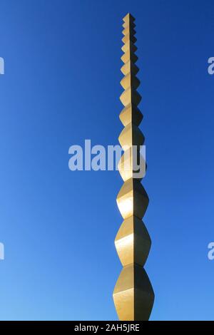 La colonne sans fin - Coloana Infinitului par artiste roumain Constantin BRANCUSI (1876-1957) à Targu Jiu, Gorj, l'Olténie, Roumanie Banque D'Images