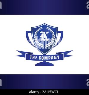 Lettre K 2002 Logo bleu, modèle Trophy avec la forme du bouclier et de bannière logo élément Concept, tournoi, ligue, le logo initial Illustration de Vecteur