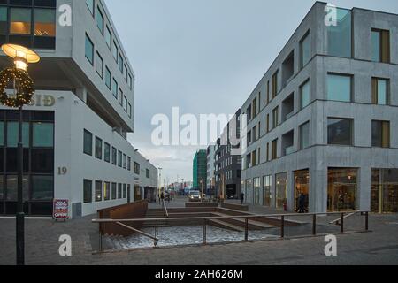 Grand-angle ouest de Reykjavík, scènes de rue dans le crépuscule de l'hiver Banque D'Images