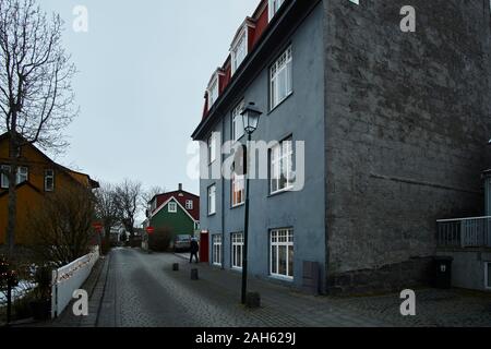 Grand-angle ouest de Reykjavík, scènes de rue dans le crépuscule de l'hiver Banque D'Images