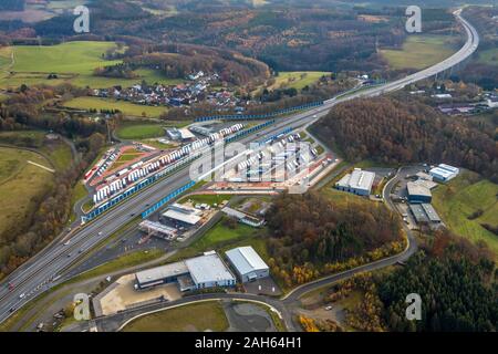 Photographie aérienne, l'autoroute A45, autoroute aire de repos, aire de repos Ouest Sauerland Sauerland est, places de parking pour camions, Lüdenscheid, Märkischer Kreis, Banque D'Images