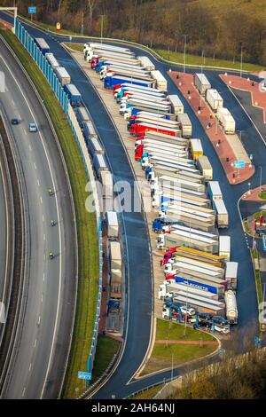 Photographie aérienne, l'autoroute A45, le stationnement des camions, reste et l'aire de service Sauerland ouest, zone de service et de repos, à l'Est du Sauerland, Lüdenscheid Märkischer K Banque D'Images