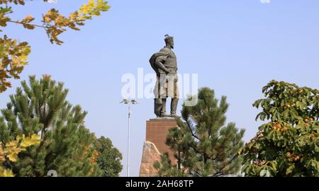 26 septembre 2019 - Shahrisabz, Ouzbékistan : Monument Amir Timur près de l'Ak saray-palace Banque D'Images