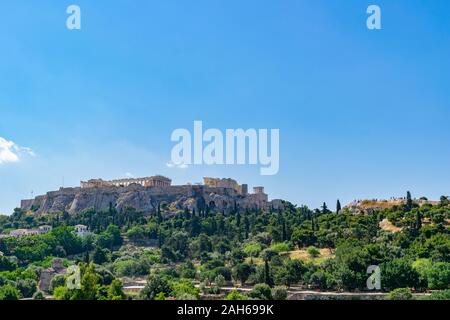 La colline de l'Acropole et le Parthénon temple comme vu de l'ancienne Agora Banque D'Images