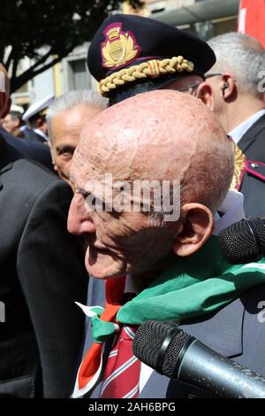 Napoli, Italie. Apr 25, 2019. Naples, le partisan Gennaro Di Paola est mort, avait participé à la quattro giornate di Napoli, lors de la libération de la ville de l'Nazi-Fascists, durant la Seconde Guerre mondiale. Il est de 98 ans.En images Gennaro Di Paola REPERTORY PHOTOS (Photo par Salvatore Esposito/Pacific Press) Credit : Pacific Press Agency/Alamy Live News Banque D'Images