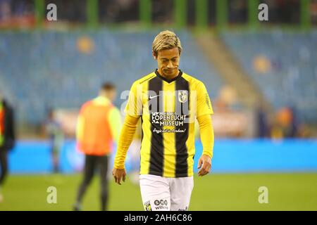 08-12-2019 : : * Vitesse v Feyenoord : Arnhem L-r : Keisuke Honda (vitesse) Banque D'Images