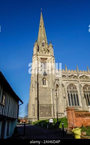 L'église St Mary vierge, Saffron Walden town centre high street moyennes ville marchande Uttlesford district de Essex, Angleterre, Royaume-Uni, Europe Banque D'Images