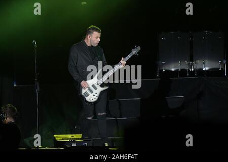 Rio de Janeiro, Brésil, le 7 octobre 2019. Christopher Wolstenholme, le bassiste du groupe de rock Muse, lors d'un concert Rock in Rio à Rio de Janeiro. Banque D'Images