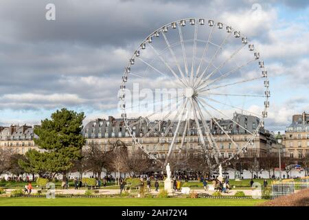 Grande roue du Jardin des Tuileries à Paris Banque D'Images