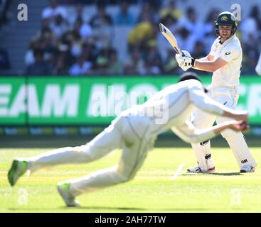 Melbourne, Australie. Dec 26, 2019. 26 décembre 2019 ; terrain de cricket de Melbourne, Melbourne, Victoria, Australie ; test international de cricket, de l'Australie contre la Nouvelle-Zélande, le test 2, Jour 1 ; Travis Chef de l'Australie frappe la balle - usage éditorial : Action Crédit Plus Sport Images/Alamy Live News Banque D'Images