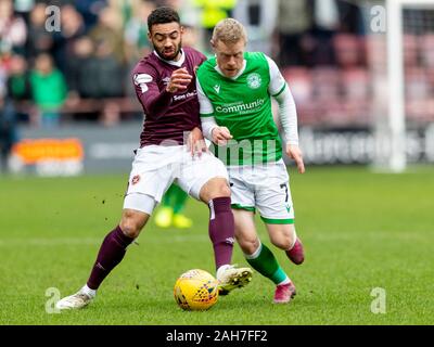 Parc de Murrayfield, Edinburgh, UK. Dec 26, 2019. Scottish Premiership Football, coeur de Midlothian contre Hibernian FC ; Horgan de Hibs rompt avec son marqueur - usage éditorial : Action Crédit Plus Sport/Alamy Live News Banque D'Images