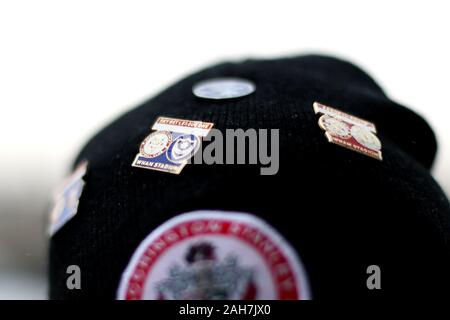 Blackpool, Royaume-Uni. Dec 26, 2019. BLACKPOOL, ANGLETERRE - 26 décembre Vue générale d'un ventilateur Accrington Stanley's pin badge à Sky Bet League 1 match entre Blackpool et Accrington Stanley à Bloomfield Road, Blackpool le jeudi 26 décembre 2019. (Crédit : Tim Markland | MI News) photographie peut uniquement être utilisé pour les journaux et/ou magazines fins éditoriales, licence requise pour l'usage commercial Crédit : MI News & Sport /Alamy Live News Banque D'Images