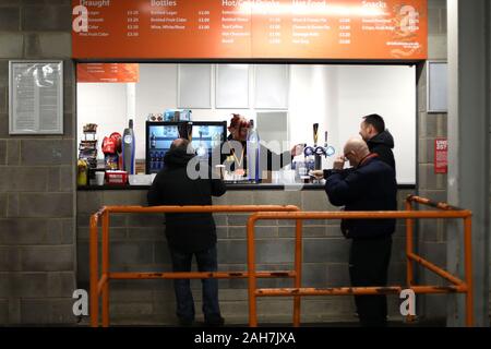 Blackpool, Royaume-Uni. Dec 26, 2019. BLACKPOOL, ANGLETERRE - 26 décembre Vue générale de l'intérieur au cours de la Sky Bet League 1 match entre Blackpool et Accrington Stanley à Bloomfield Road, Blackpool le jeudi 26 décembre 2019. (Crédit : Tim Markland | MI News) photographie peut uniquement être utilisé pour les journaux et/ou magazines fins éditoriales, licence requise pour l'usage commercial Crédit : MI News & Sport /Alamy Live News Banque D'Images