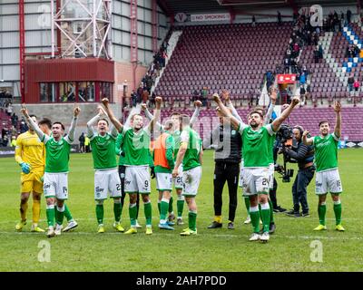 Parc de Murrayfield, Edinburgh, UK. Dec 26, 2019. Scottish Premiership Football, coeur de Midlothian contre Hibernian FC ; l'équipe de Hibernian célèbre après avoir remporté le match 2-0 - usage éditorial : Action Crédit Plus Sport/Alamy Live News Banque D'Images