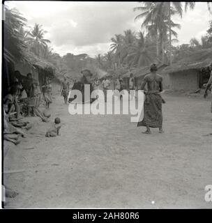 Cameroun, BanyangBasinjomSep-Oct Ruel collection : 1954, sep-oct 1954. 2012/001/6/7/BH3. Banque D'Images