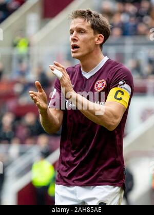 Parc de Murrayfield, Edinburgh, UK. Dec 26, 2019. Scottish Premiership Football, coeur de Midlothian contre Hibernian FC ; Christophe Berra des coeurs - usage éditorial : Action Crédit Plus Sport/Alamy Live News Banque D'Images