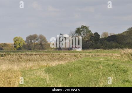 Oby mill à côté de la rivière Bure, Norfolk Broads, England UK Banque D'Images