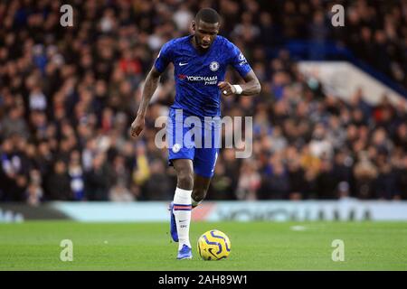 Londres, Royaume-Uni. Déc 26, 2019.Antonio Rudiger de Chelsea en action. Premier League, Chelsea v Southampton à Stamford Bridge à Londres le lendemain, jeudi 26 décembre 2019. Cette image ne peut être utilisé qu'à des fins rédactionnelles. Usage éditorial uniquement, licence requise pour un usage commercial. Aucune utilisation de pari, de jeux ou d'un seul club/ligue/dvd publications. pic par Steffan Bowen/ Crédit : Andrew Orchard la photographie de sport/Alamy Live News Banque D'Images