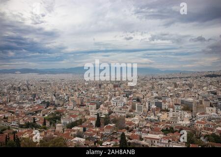 Vue sur la ville d'antenne à Athènes, Grèce contre le ciel Banque D'Images