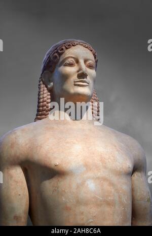 Mable Parian archaïque grecque ancienne statue d'un kouros, trouvés dans Anavyssos, Attique, vers 530 avant J.-C., Musée National Archéologique d'Athènes. Cat no 3851. Banque D'Images